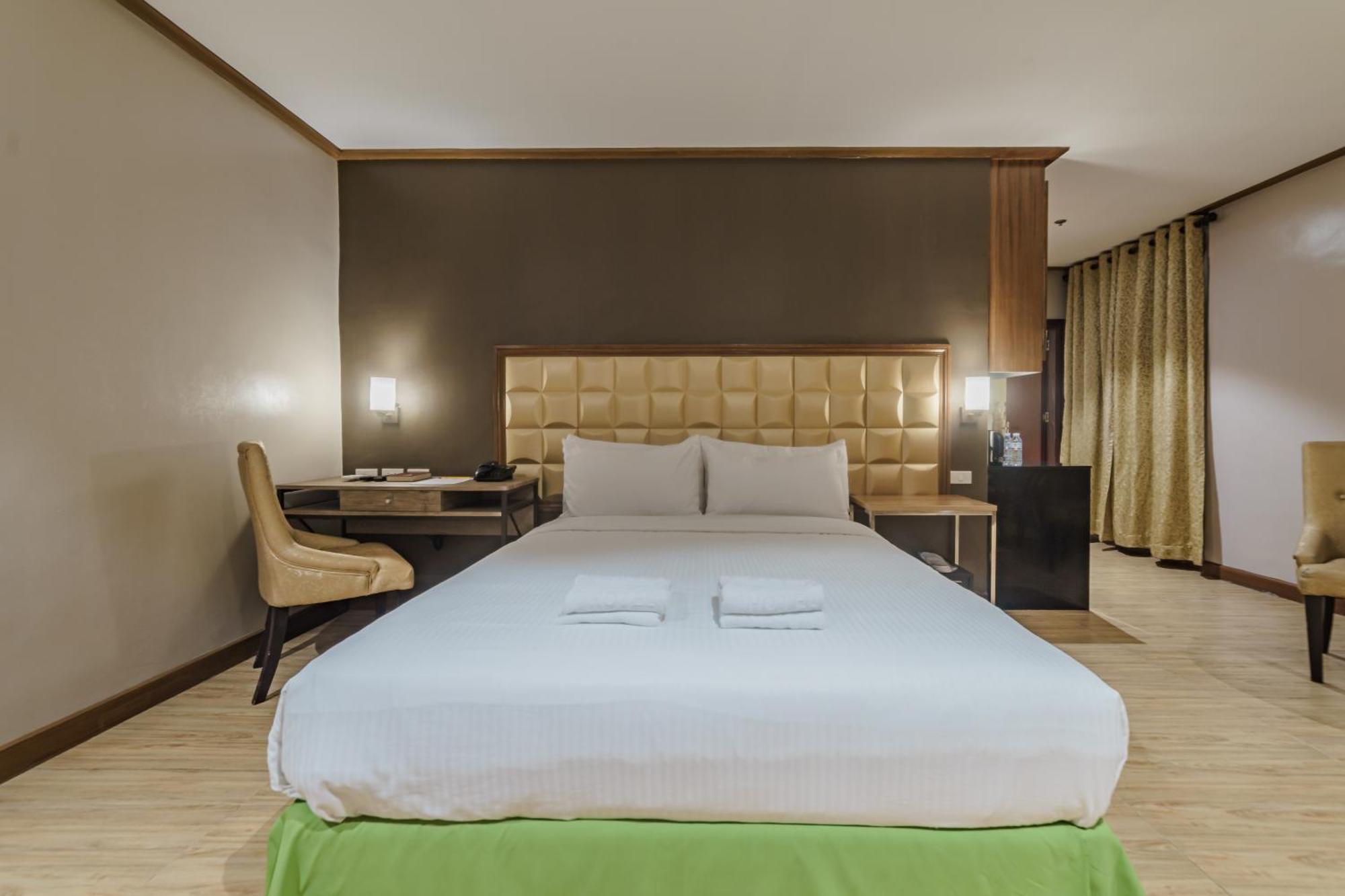Robertson Hotel Нага Екстериор снимка