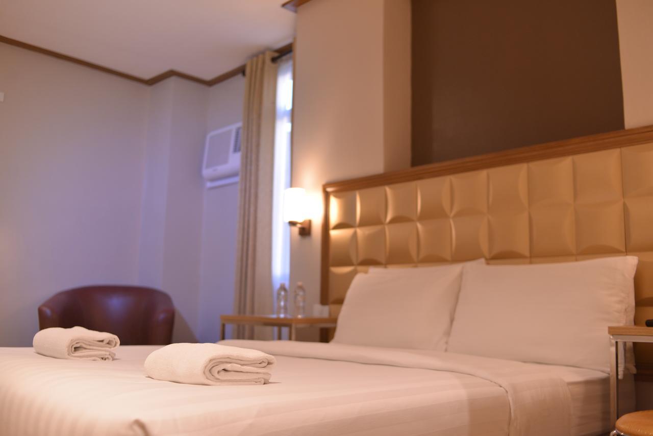 Robertson Hotel Нага Екстериор снимка