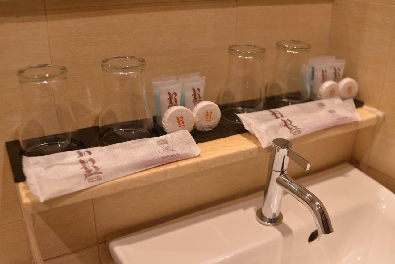 Robertson Hotel Нага Екстериор снимка