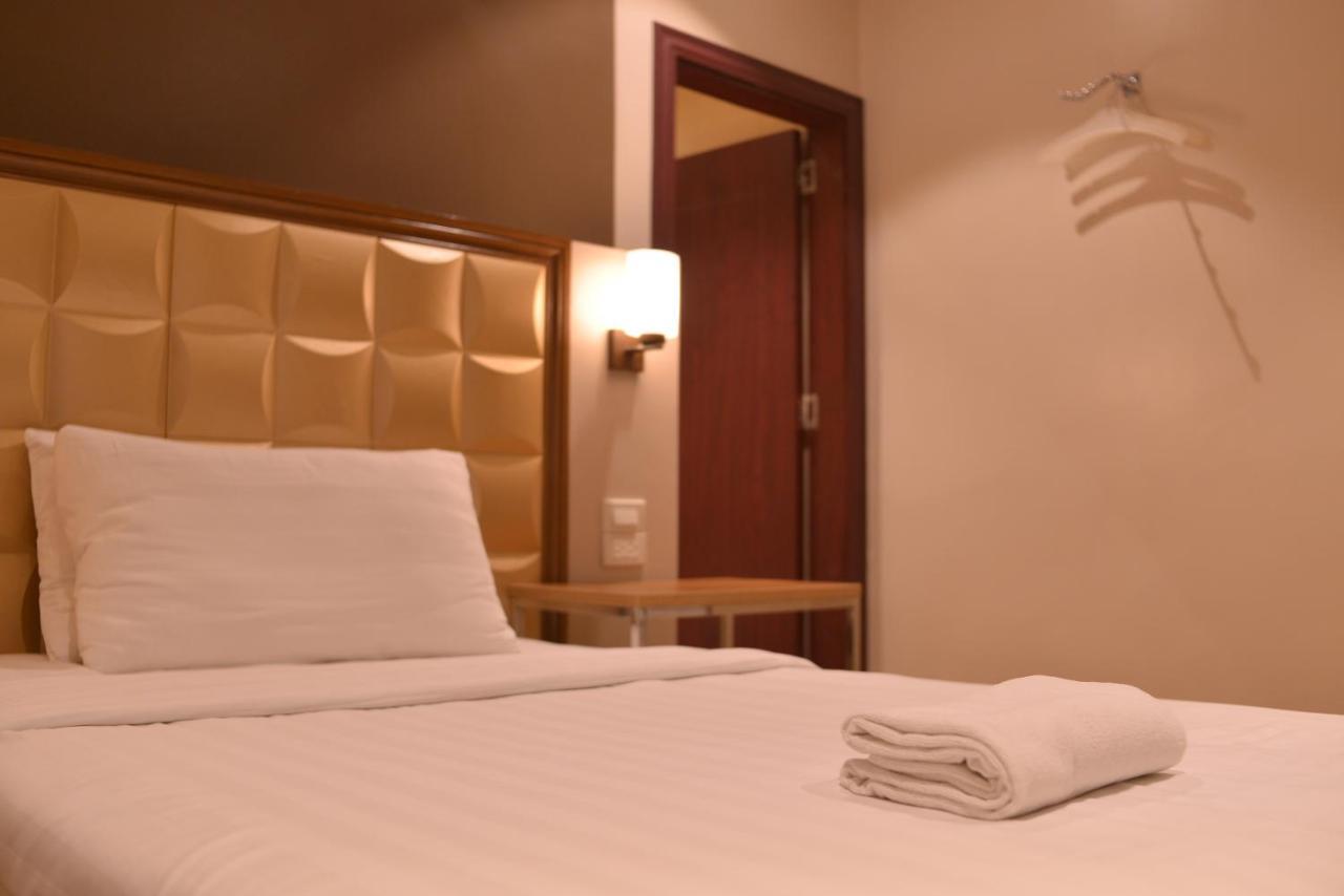 Robertson Hotel Нага Стая снимка