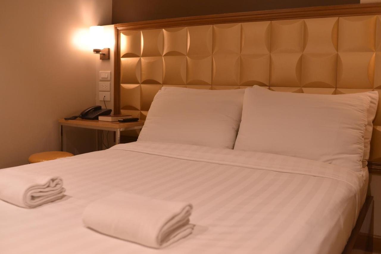 Robertson Hotel Нага Стая снимка